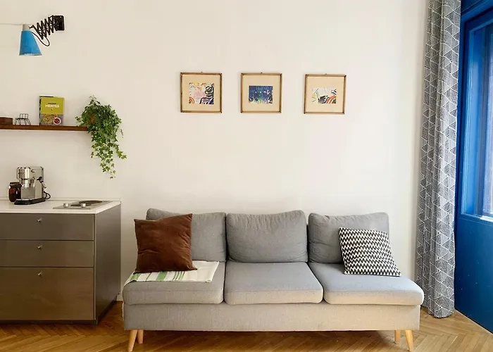 Be Local Apartman *